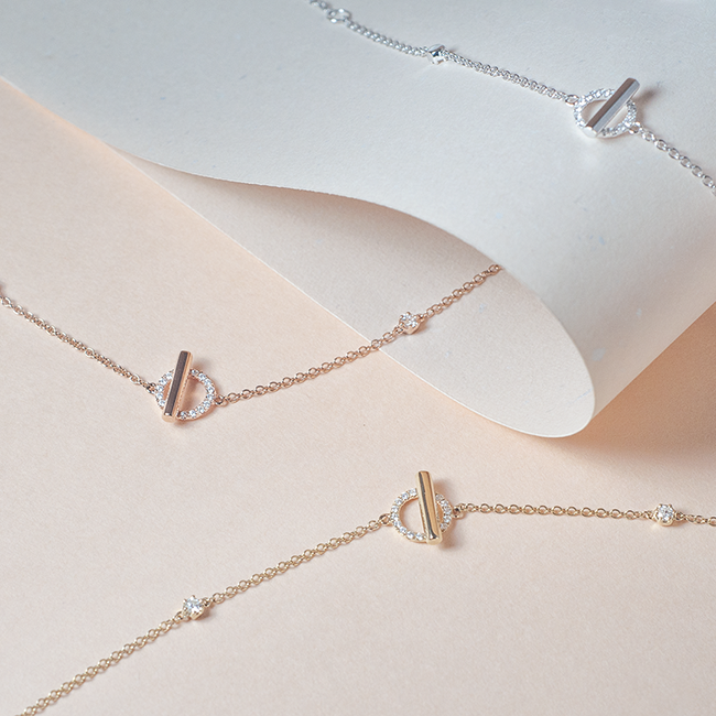 Bar & ring diamond necklace